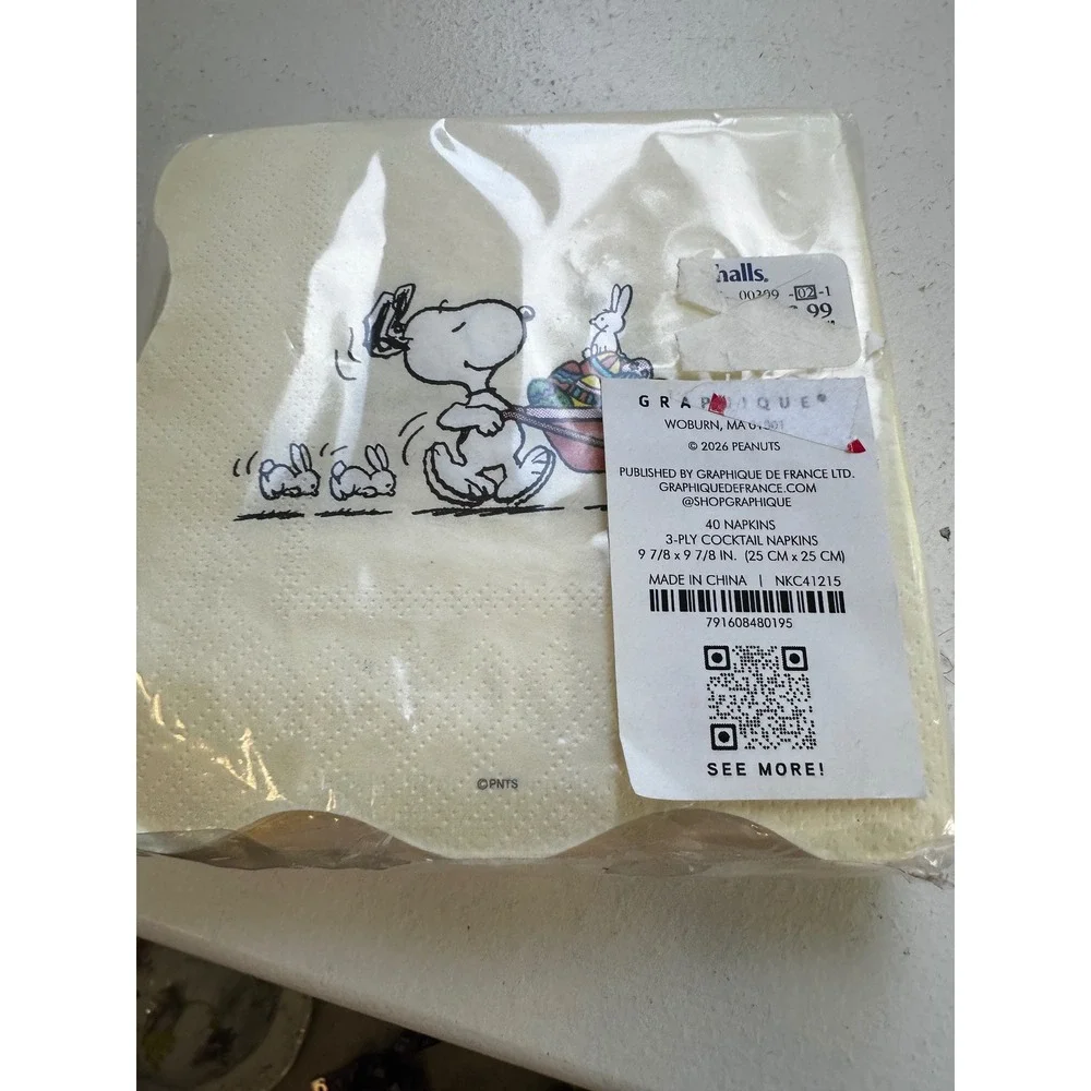 Graphique Peanuts Snoopy Easter Cocktail Napkins 40ct 3-Ply Scalloped Edge Cream